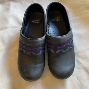 Dankso Professional Embroidered Clogs 38